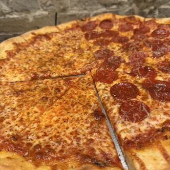 AJ's Pizza Joint - Pizza Near Me - Winter Garden, Florida