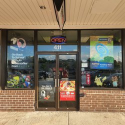 The current GameStop storefront.