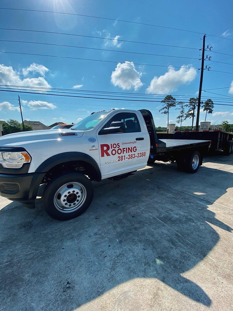 Slide of Rios Roofing & Contracting