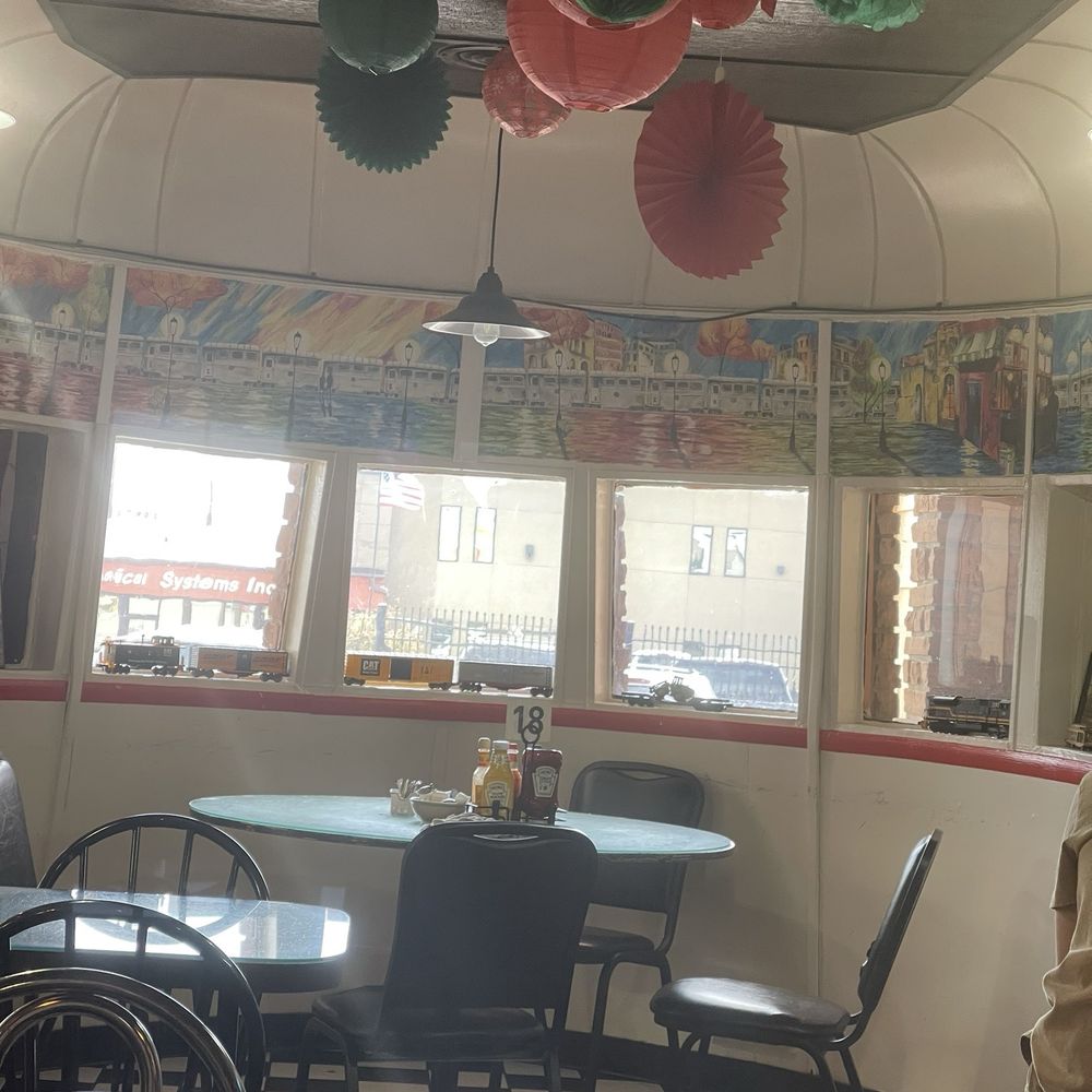 Luxury Diner - Diners Near Me - Cheyenne, Wyoming Luxury Diner - Diners Near Me - Cheyenne, Wyoming
