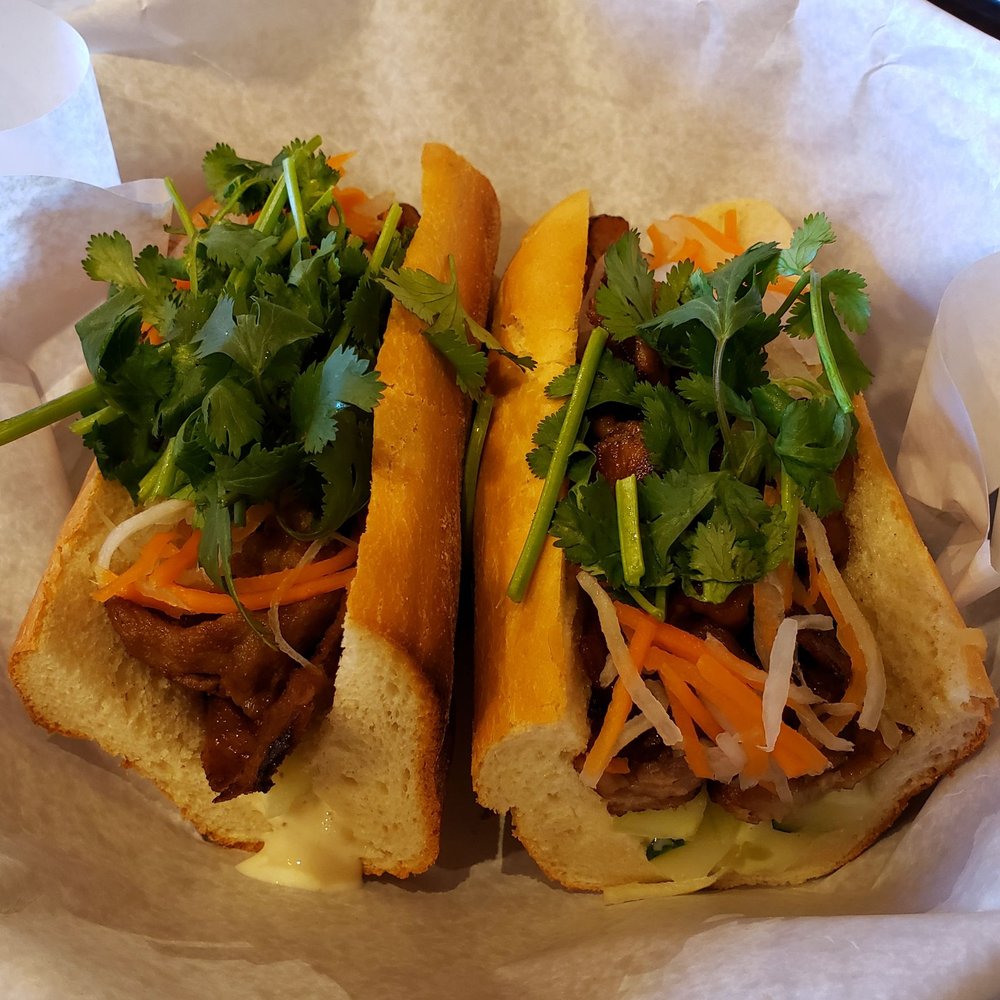 Pho Che - Bbq pork banh mi sandwich - Vietnamese Near Me - Flushing, New York Pho Che - Bbq pork banh mi sandwich - Vietnamese Near Me - Flushing, New York