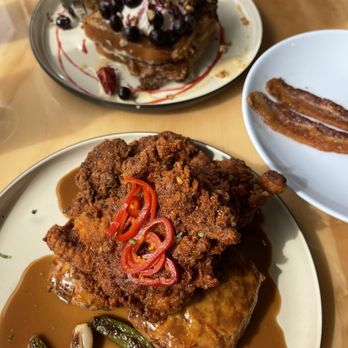Toast Kitchen & Bakery - Nashville hot chicken and biscuits - Breakfast & Brunch Near Me - Tustin, California