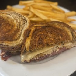 Station House Restaurant - Corned Beef Rueben