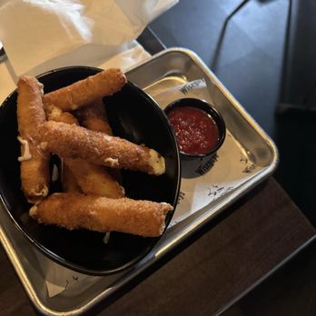 Wiseguys Bar & Grill - Mozzarella cheese sticks - Cocktail Bars Near Me - Myrtle Beach, South Carolina