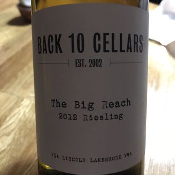 Back 10 Cellars - The fresh Riesling - Wine Tasting Room Near Me - Beamsville, Ontario