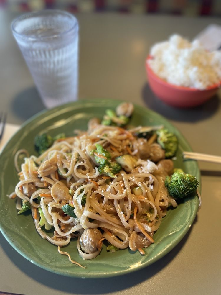 HuHot Mongolian Grill Logo