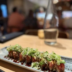 SHIKI - Crispy Tuna Oshizushi