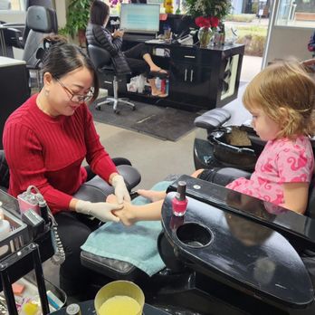TD Nail Studio - Nail Salons Near Me - Oxnard, California
