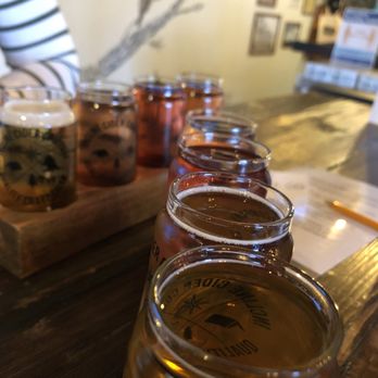 Incline Cider House - Sampler tray - Cideries Near Me - Tacoma, Washington Incline Cider House - Sampler tray - Cideries Near Me - Tacoma, Washington