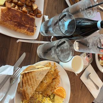 LIVING ROOM COFFEE HOUSE RSD - Updated May 2024 - 122 Photos & 79 ...