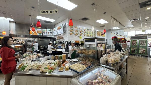 Banh Mi Che Cali by null