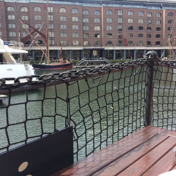 Zizzi - Canal front eating - Italian Near Me - St Katherines Dock, LND Zizzi - Canal front eating - Italian Near Me - St Katherines Dock, LND