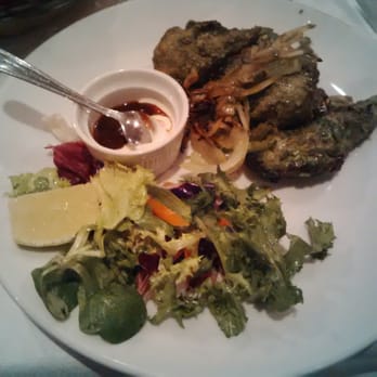 Indian City - Green Chicken Tikka and side salad - Indian Near Me - London, XGL Indian City - Green Chicken Tikka and side salad - Indian Near Me - London, XGL