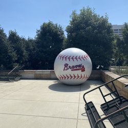 Giant Braves Baseball