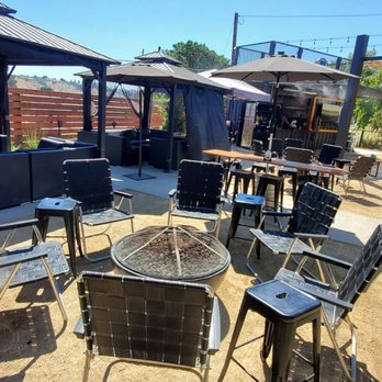 The Backyard - Multiple places to sit and enjoy - Beer Gardens Near Me - Paso Robles, California
