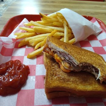 Wib's Drive-In - Barbecue restaurant in Jackson, MO