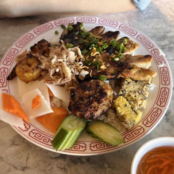 Khai Hoàn Restaurant - Vietnamese Near Me - Tempe, Arizona