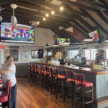 Bungalow Bar - Indoor bar - American Near Me - Seaside, New York