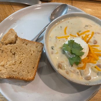 Magnolia Table - Chicken chili with honey beer bread - Breakfast & Brunch Near Me - Waco, Texas Magnolia Table - Chicken chili with honey beer bread - Breakfast & Brunch Near Me - Waco, Texas
