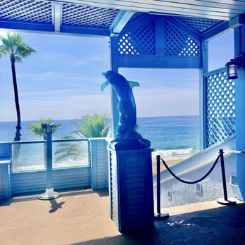 Wyland Galleries - Rear gallery balcony - Art Galleries Near Me - Laguna Beach, California Wyland Galleries - Rear gallery balcony - Art Galleries Near Me - Laguna Beach, California