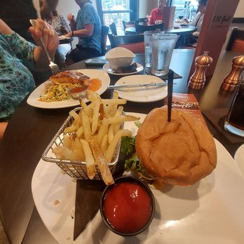 110 Grill - Burger & salmon - New American Near Me - Concord, New Hampshire