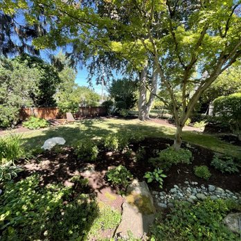 Van's Landscape - Trimming, re-mulching, weeding - Landscaping Near Me