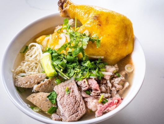 Phở Gà Vàng by null