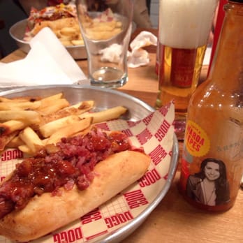Dogg House - Siempre ella hace todo mejor - Hot Dogs Near Me - Buenos Aires, C