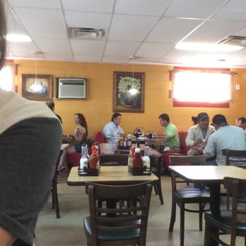 El Rio Verde - Sit anywhere you'd like but the trick is to miss the lunch crowd! - Mexican Near Me - Tulsa, Oklahoma El Rio Verde - Sit anywhere you'd like but the trick is to miss the lunch crowd! - Mexican Near Me - Tulsa, Oklahoma