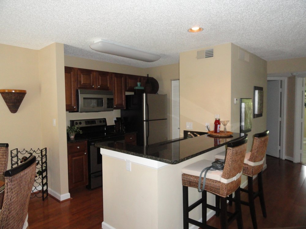 BRIDGEWATER 52 Photos & 12 Reviews Apartments 115 112th Ave NE