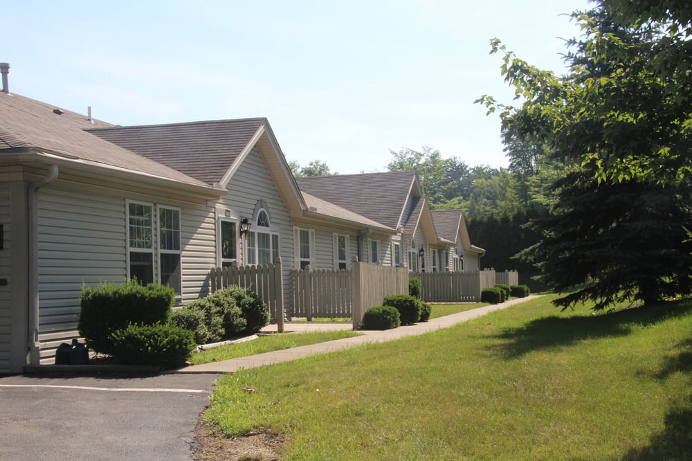 THE MEADOWS APARTMENTS 3506 Meadowview Blvd, New Castle, Pennsylvania