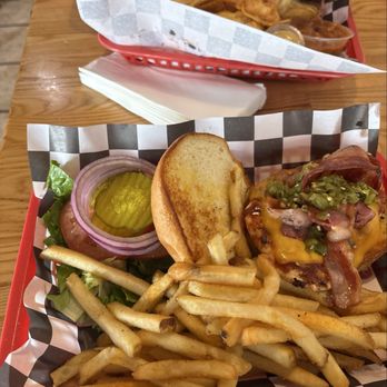 MO's Smokehouse BBQ - Hot Chicken Sandwich - Barbeque Near Me - Pismo Beach, California MO's Smokehouse BBQ - Hot Chicken Sandwich - Barbeque Near Me - Pismo Beach, California
