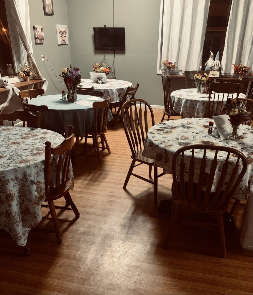 THE CORNER CAFE 60 Natchez Trace Dr S, Lexington, Tennessee Cafes