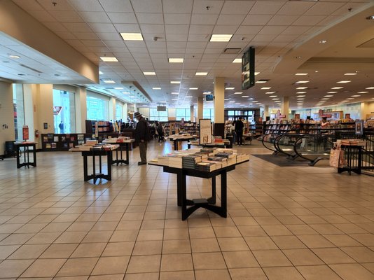 Barnes & Noble by null