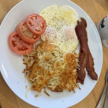 Eggsquisite Cafe - Traditional breakfast with over easy eggs, hash browns,  bacon and fresh tomatoes - Breakfast & Brunch Near Me - Southlake, Texas