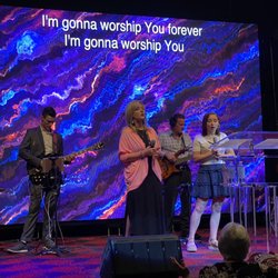 The Revival Center - Praise Jesus