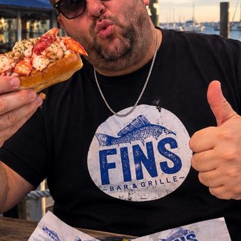 Fins Bar & Grille - Seafood Near Me - Cape May, New Jersey