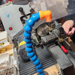West LA Car Key Locksmith - Key duplication