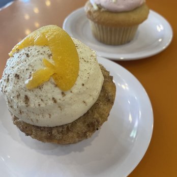 Molly's Cupcakes - Peach cobbler (left) strawberry (right) - Desserts Near Me - Chicago, Illinois Molly's Cupcakes - Peach cobbler (left) strawberry (right) - Desserts Near Me - Chicago, Illinois