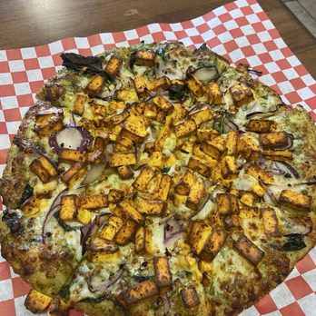 Curry Pizza House Sacramento - Palak Paneer Small Size Pizza - Chicken Wings Near Me - Sacramento, California