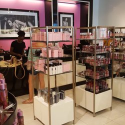 Victoria's Secret & PINK