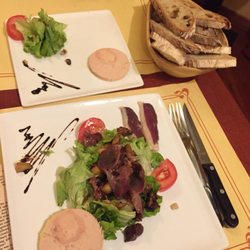 Le Clos du Périgord - Elaborate salad with 3 specialities de la maison
