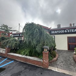 Ichiban Sushi - Love the landscaping!