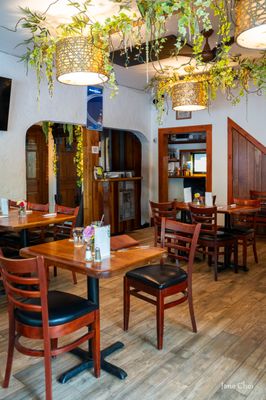 Allison’s Restaurant & Bar by null
