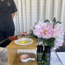 M Head Spa - Warm Oil Massage