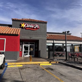 Carl's Jr - Fast Food Near Me - Barstow, California