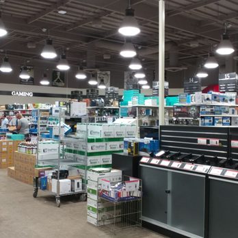 Micro Center - Computers Near Me - Tustin, California