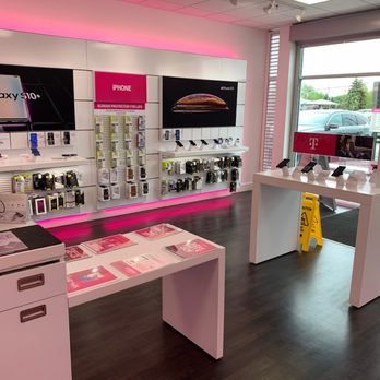 T-Mobile - Mobile Phones Near Me - Bartlett, Illinois T-Mobile - Mobile Phones Near Me - Bartlett, Illinois