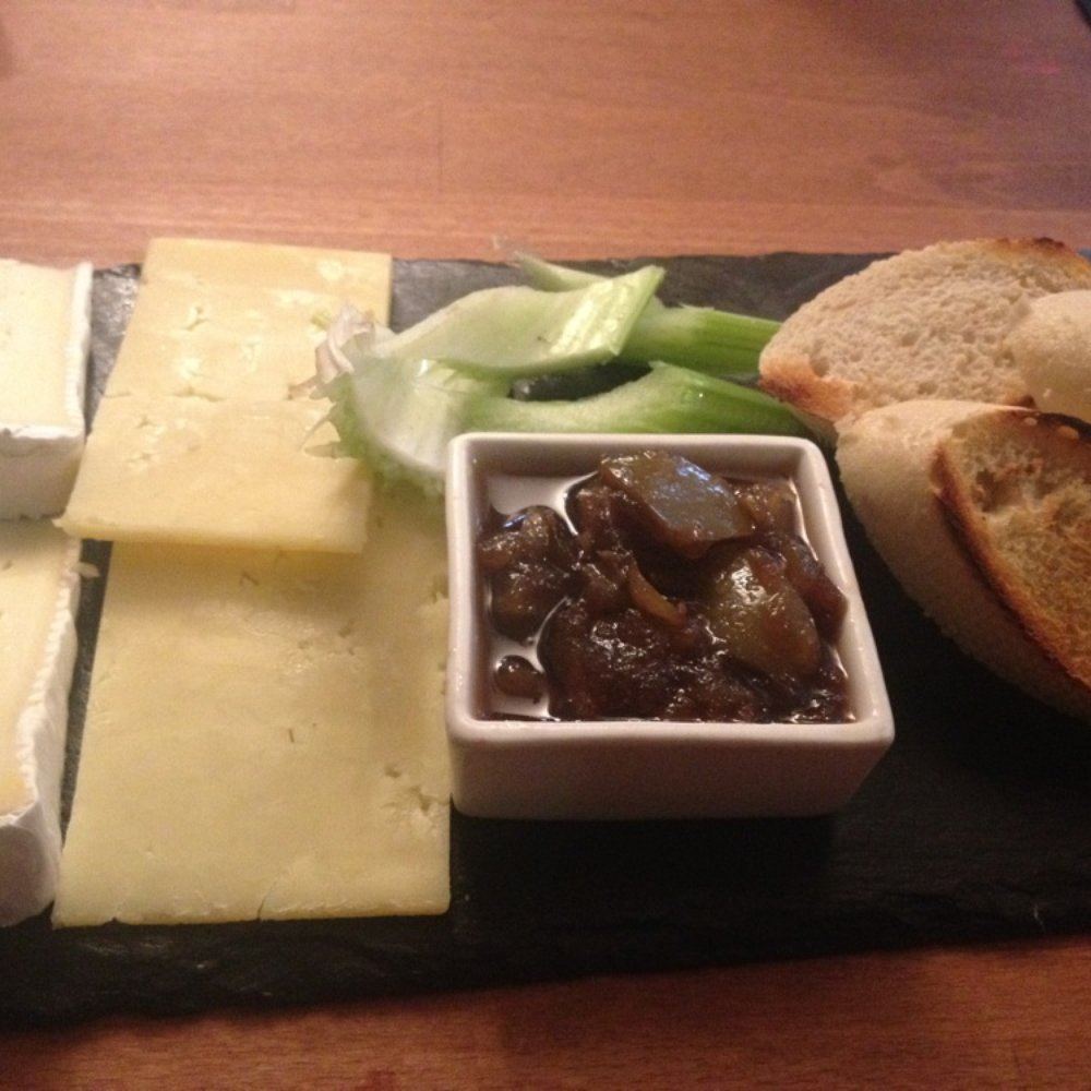 Lazy Lounge - Nice cheeseboard that we had with our wine tasting @lazylounge - Wine Bars Near Me - Leeds, XWY
