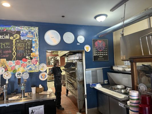 Martolli's Hand Tossed Pizza by null